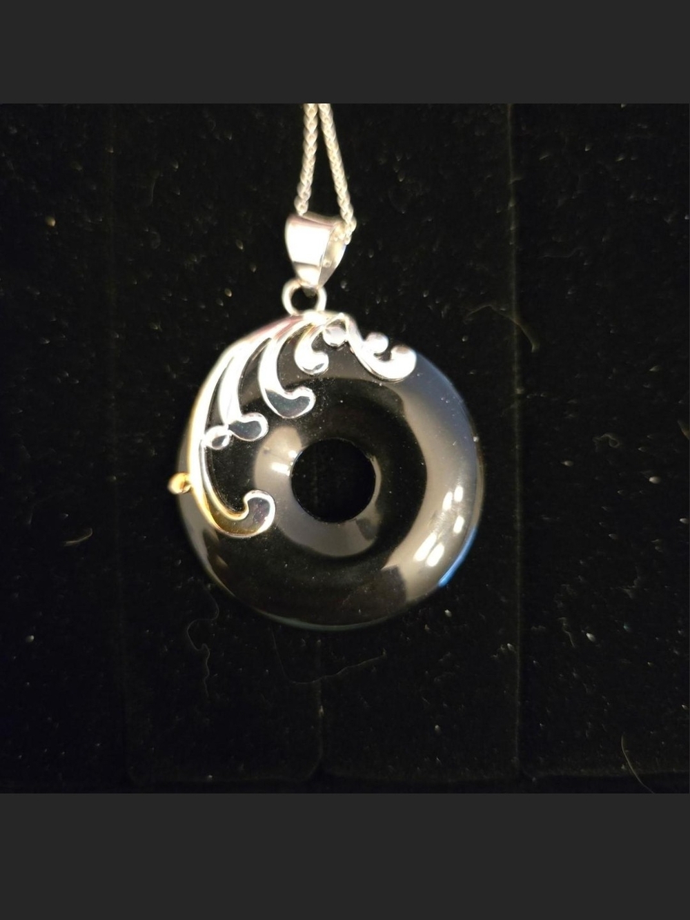 Source Unknown Black Donut Pendant Necklace with Silver Swirl